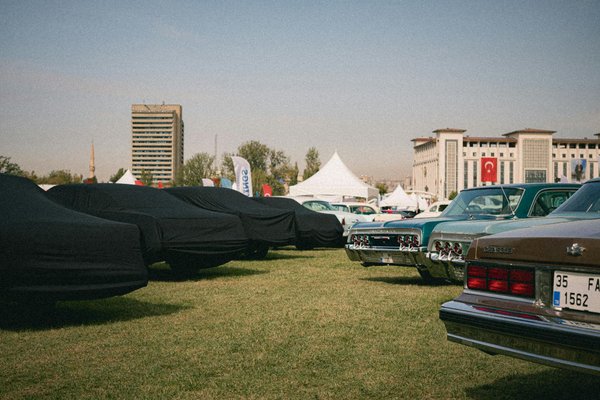 Quelles astuces pour porter des chaussons d'intérieur sans perdre en style?